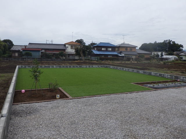 25.9 レンガ門柱.jpg